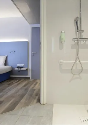 salle de bain pmr au Mans dans la Sarthe 72